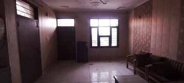 Room in 6 BHK Independent House at Ghazipur – for Sale