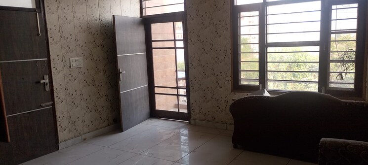 Room, ghazipur 6 Bedroom 990 Sq.Ft. Independent House In Ghazipur Zirakpur 9329979