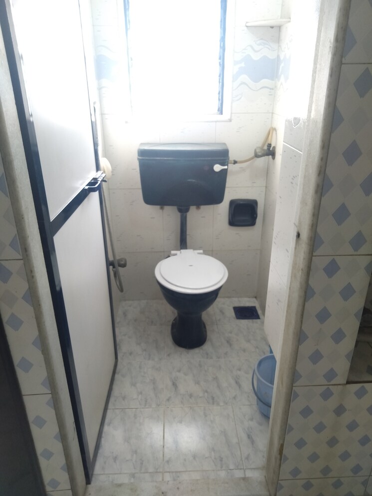 Bathroom, silver-arrow-chs 1 Bedroom 450 Sq.Ft. Apartment In Santacruz East Mumbai 9329978