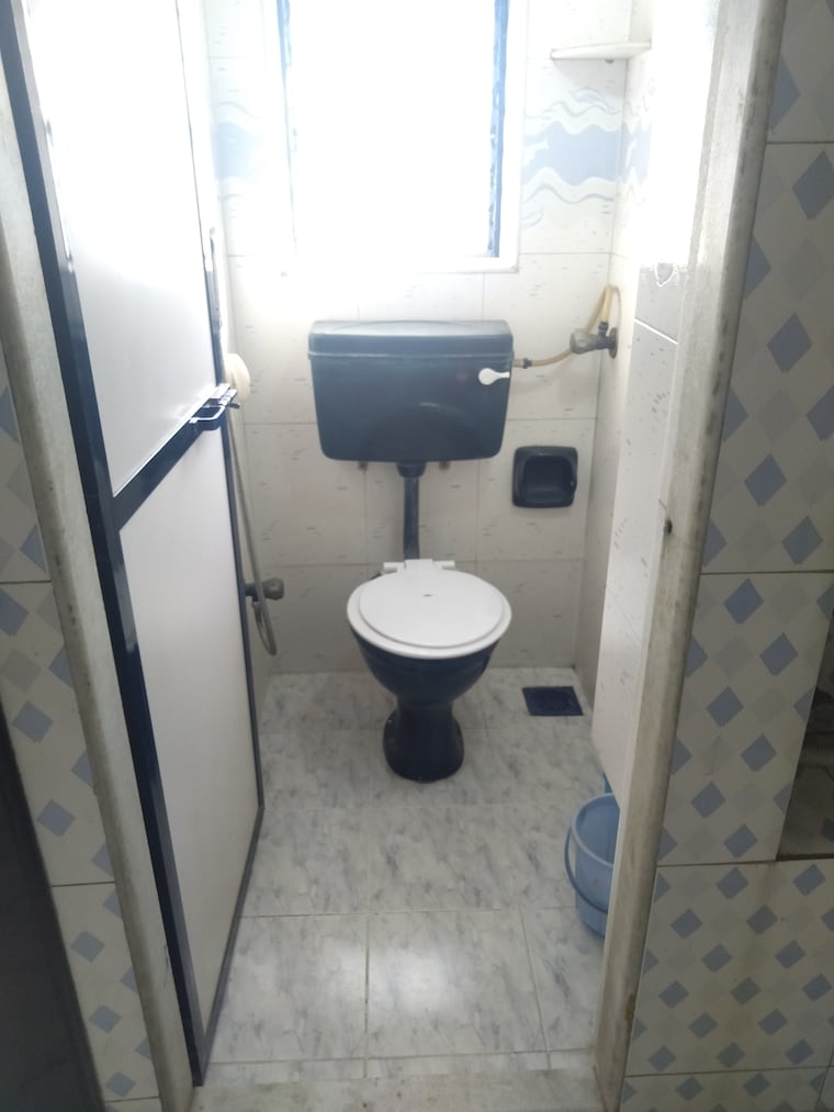 Bathroom, silver-arrow-chs 1 Bedroom 450 Sq.Ft. Apartment In Santacruz East Mumbai 9329978