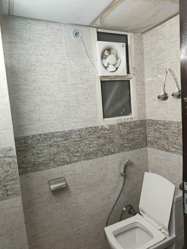 Bathroom, supertech-ecovillage-i 3 Bedroom 1464 Sq.Ft. Apartment In Sector 1 Greater Noida Greater Noida 9329977