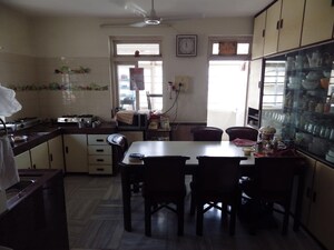 4 BHK Apartment For Sale in Bandra West