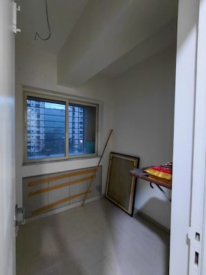 Room in 3.5 BHK Apartment at Siddhachal Apartment 8, Vasant Vihar – for Rent