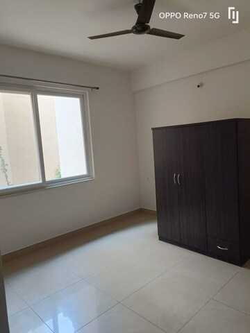 Room in 3 BHK Apartment at Prestige Sunnyside, Bhoganhalli – for Rent