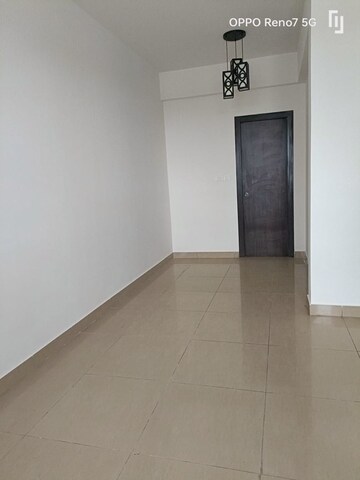 Room in 3 BHK Apartment at Prestige Sunnyside, Bhoganhalli – for Rent