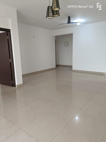 Room in 3 BHK Apartment at Prestige Sunnyside, Bhoganhalli – for Rent