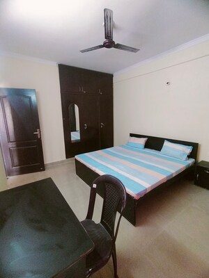 Room in  Pg at Sector 75 – for Rent