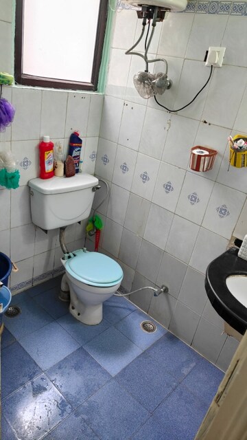 Attached Bathroom in 2.5 BHK Builder Floor at S S Southend, Sector 49 – for Sale