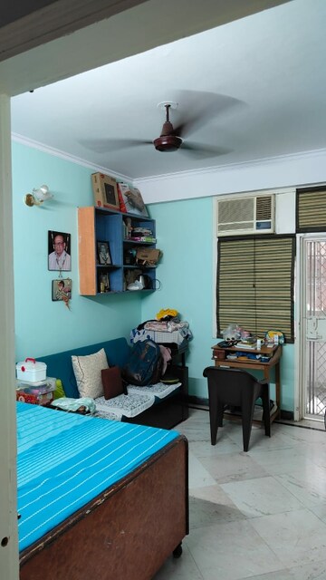 Living Room in 2.5 BHK Builder Floor at S S Southend, Sector 49 – for Sale