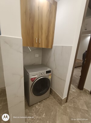  3 BHK Builder Floor at Shivalik Colony – for Rent