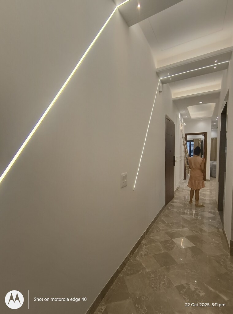 Other, shivalik colony 3 Bedroom 200 Sq.Yd. Builder Floor In Shivalik Colony Delhi 9330084