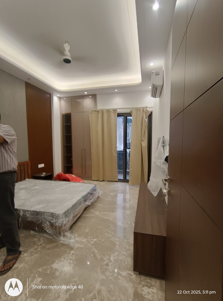 Master Bedroom, shivalik colony 3 Bedroom 200 Sq.Yd. Builder Floor In Shivalik Colony Delhi 9330084