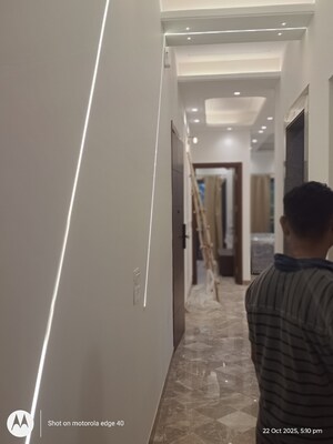  3 BHK Builder Floor at Shivalik Colony – for Rent