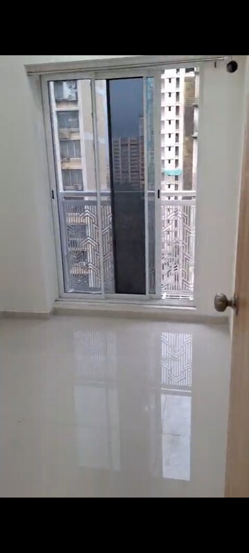 Furnished Amenities in 2.5 BHK Apartment at Kurla East – for Rent