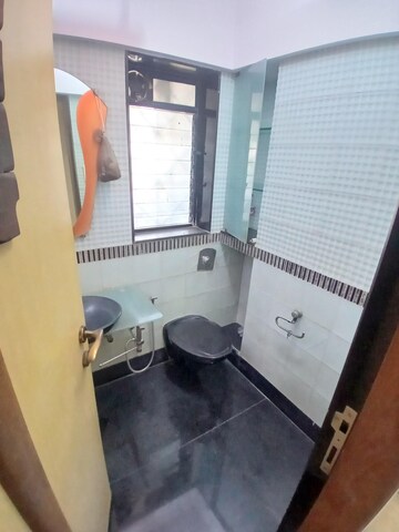 Team Area in 3 BHK Apartment at Versova View, Andheri West – for Rent