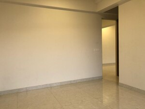 Room in 2 BHK Apartment at Kanakia Hollywood, Versova – for Rent