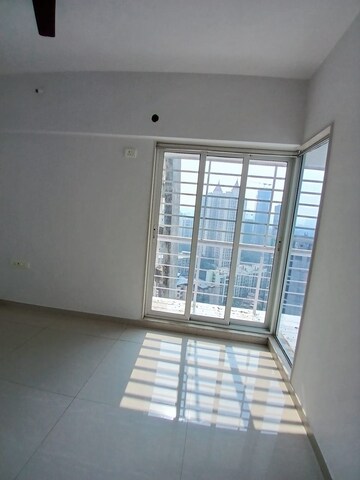 Room in 2 BHK Apartment at Rosa Bella, Ghodbunder Road – for Sale