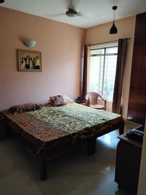 Bedroom in 3 BHK Apartment at Sheth Vasant Lawns, Laxmi Nagar – for Rent