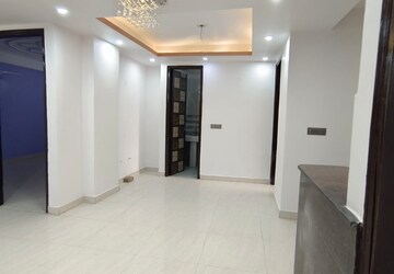 Room in 2 BHK Apartment at Sunshine Apartments Sector 73, Sector 73 – for Sale
