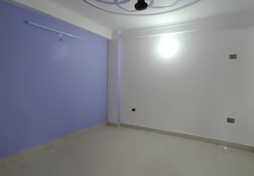 Room in 2 BHK Apartment at Sunshine Apartments Sector 73, Sector 73 – for Sale