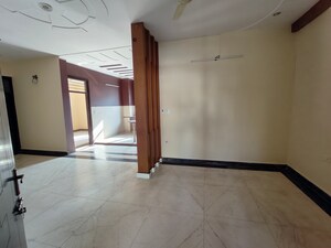 Room in 3 BHK Builder Floor at Tanvi villa, Sector 45 – for Rent