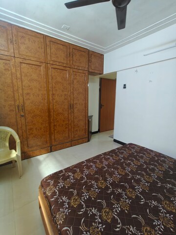 Bedroom in 2 BHK Apartment at Andheri West – for Rent