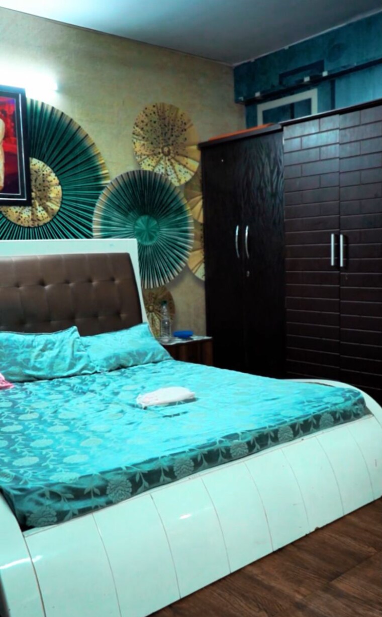Bedroom, gandhi nagar 5 Bedroom 350 Sq.Yd. Independent House In Gandhi Nagar Ghaziabad 9330177