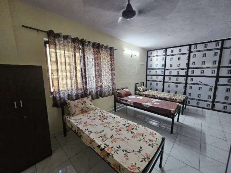 Room, jb nagar Pg For Boys & Girls In Jb Nagar 9330180