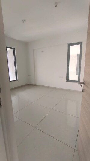 Room in 3 BHK Apartment at Kalpataru Jade Residences, Baner – for Rent