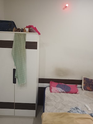 Bedroom in 2 BHK Apartment at Khajaguda – for Rent