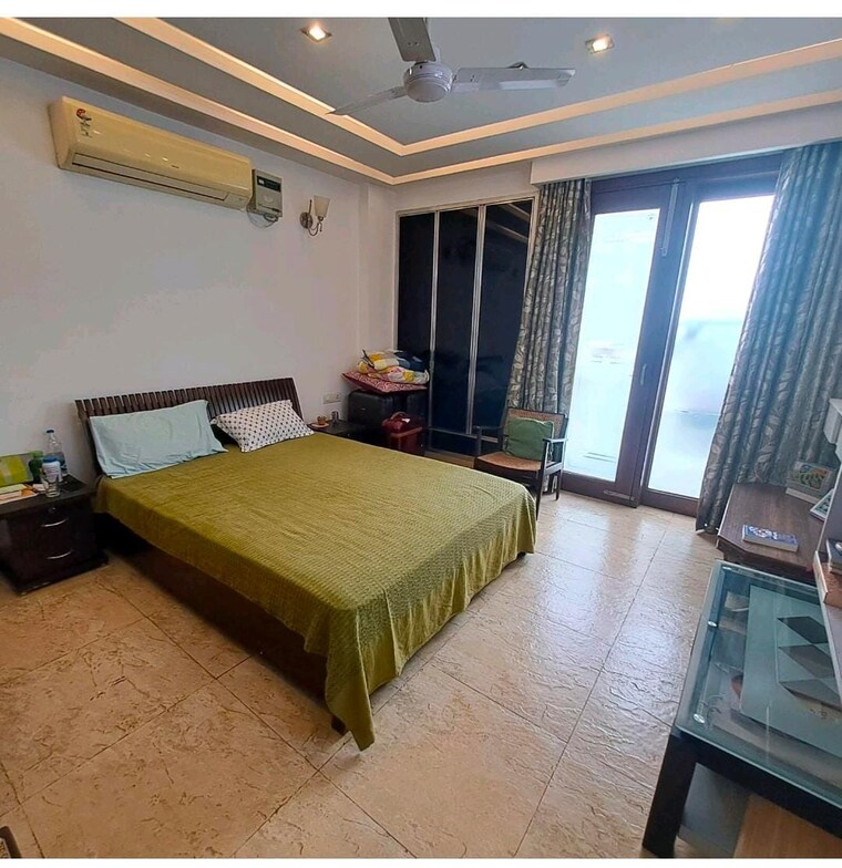 Bedroom, sukhdev vihar 4 Bedroom 2700 Sq.Ft. Builder Floor In Sukhdev Vihar Delhi 9330222