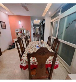 4 BHK + Servant Room Builder Floor For Sale in Sukhdev Vihar