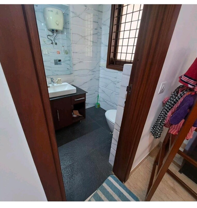 Balcony, sukhdev vihar 4 Bedroom 2700 Sq.Ft. Builder Floor In Sukhdev Vihar Delhi 9330222