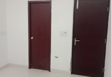 Room in 2 BHK Builder Floor at Sector 25 – for Rent
