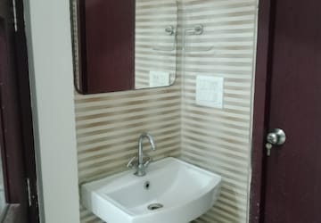 Bathroom in 2 BHK Builder Floor at Sector 25 – for Rent