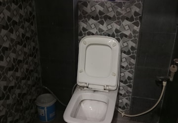 Bathroom in 2 BHK Builder Floor at Sector 25 – for Rent