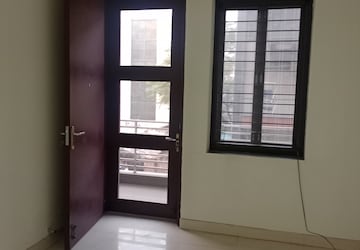 Room in 2 BHK Builder Floor at Sector 25 – for Rent