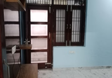 Room in 2 BHK Builder Floor at Sector 25 – for Rent