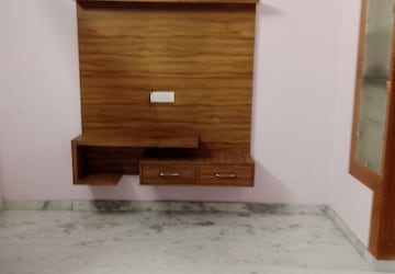 Room in 2 BHK Builder Floor at Sector 25 – for Rent