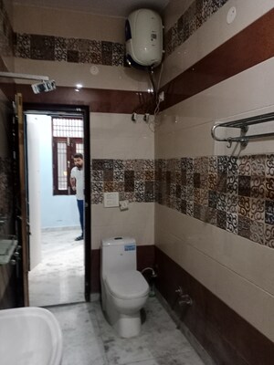 Bathroom in 2 BHK Builder Floor at Sector 25 – for Rent