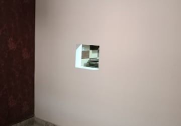 Room in 2 BHK Builder Floor at Sector 25 – for Rent