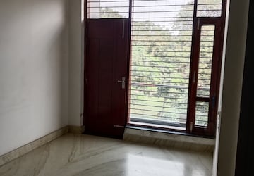 2 BHK Builder Floor For Rent in Sector 25