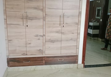 Room in 2 BHK Builder Floor at Sector 25 – for Rent