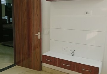 Room in 2 BHK Builder Floor at Sector 25 – for Rent
