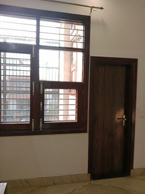 Room in 2 BHK Builder Floor at Sector 25 – for Rent