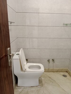 Bathroom in 2 BHK Builder Floor at Sector 25 – for Rent