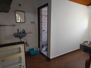 Room in 1 BHK Apartment at Koregaon Park – for Rent