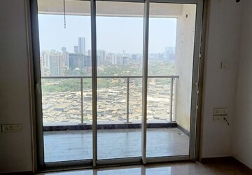 Room in 2 BHK Apartment at JP Decks, Goregaon East – for Sale