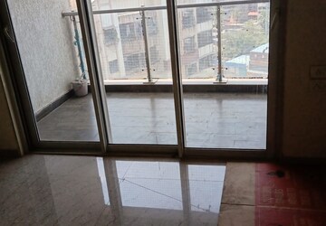 Room in 2 BHK Apartment at JP Decks, Goregaon East – for Sale