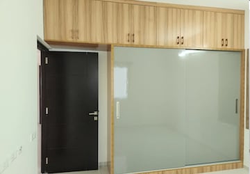 Room in 3 BHK Apartment at Rajapushpa Provincia, Narsingi – for Rent